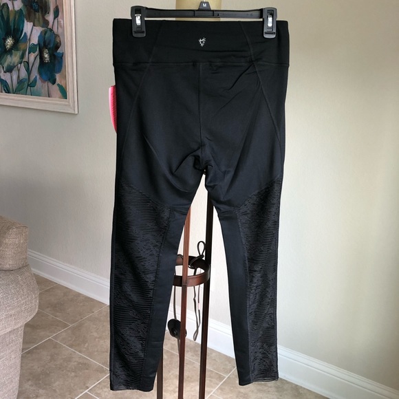 Betsey Johnson | Performance Legging NWT - Picture 6 of 8